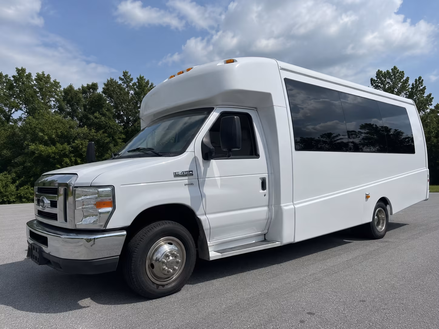 La Habra Birthday, Sweet 16, & Quinceañera Party Bus Rentals