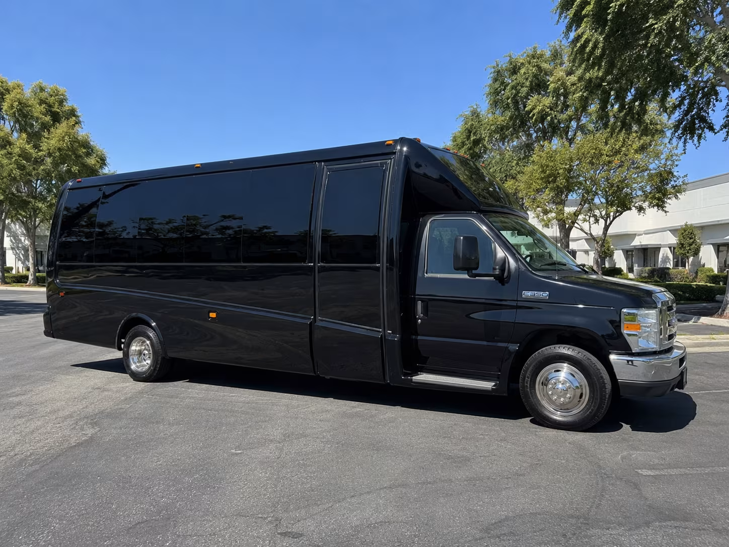 La Habra Winery Tour & Pub Crawl Transportation