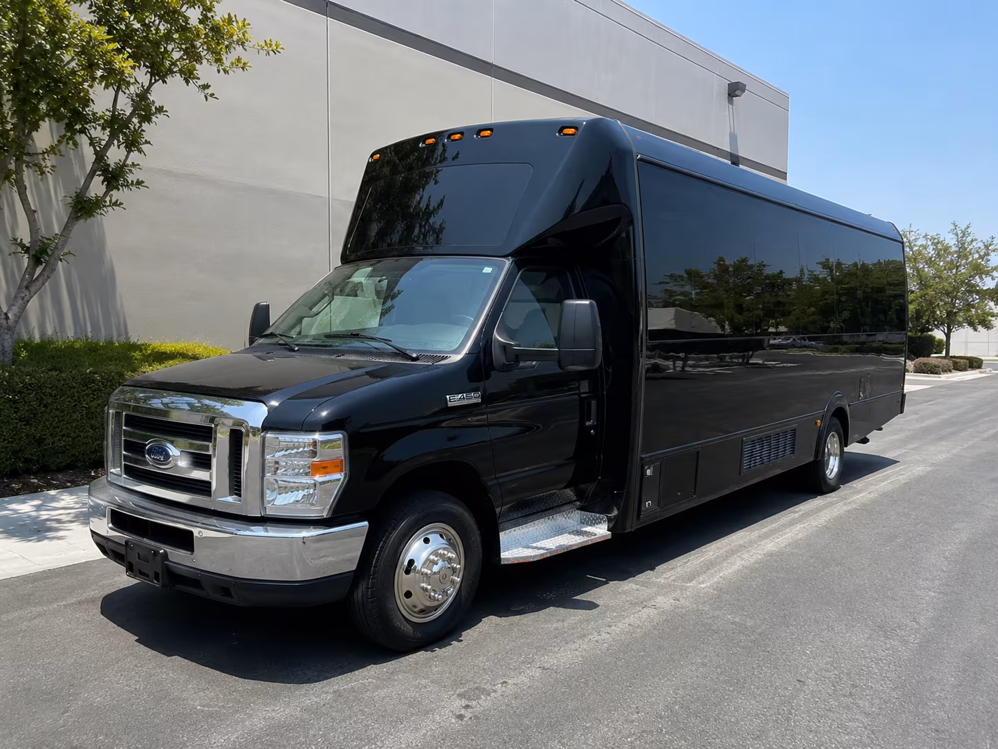 Whittier Birthday, Sweet 16, & Quinceañera Party Bus Rentals
